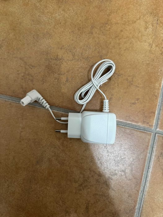 Aspirador Portátil BLACK + DECKER 3.6V