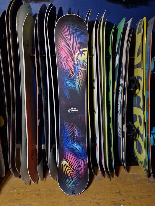 Deska snowboardowa Never Summer Infinity 154 cm snowboard