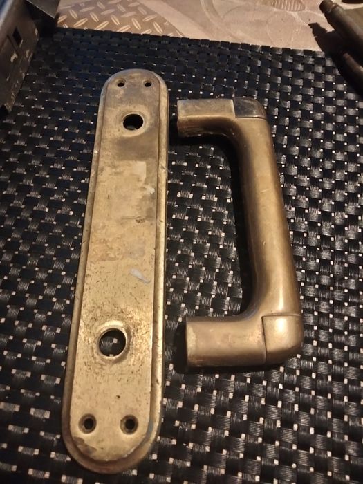 Продам ручку дверную