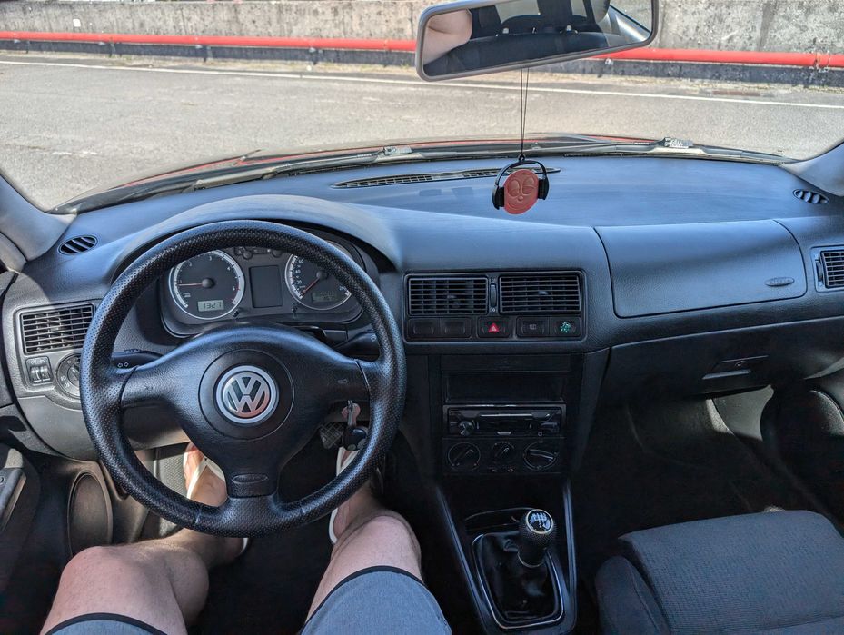 Golf 1.9 revisado em ótimo estado!