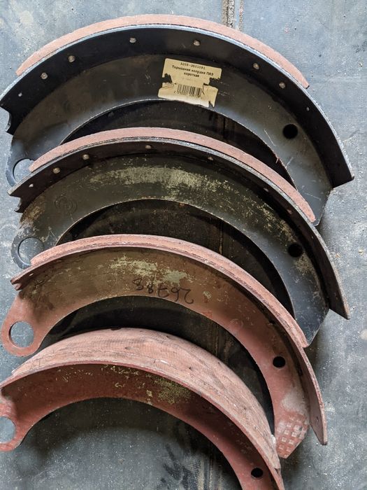 Гальмівні колодки та робочі гальмівні циліндри ПАЗ, ГАЗ