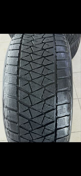 Brigestone  BLizak.285.50.20r