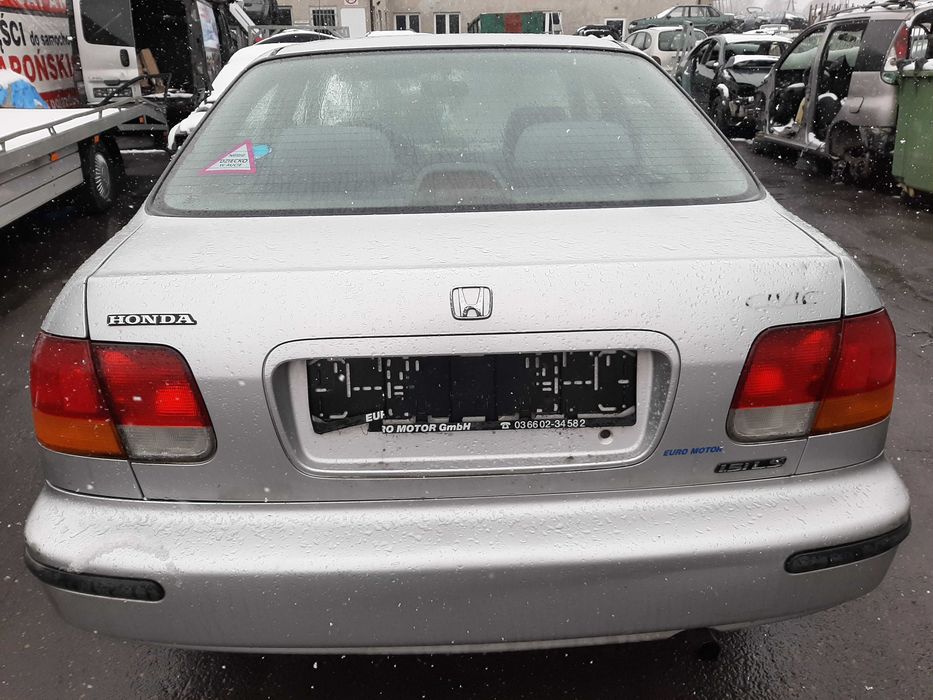 HONDA CIVIC 1.5i  1996r 4D Sedan.Lampa tylna