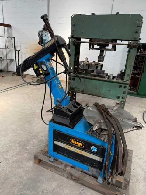 Máquina Desmontar Pneus FAIP