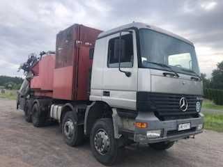 Rębak Biber na podwoziu Mercedes Actros 4143
