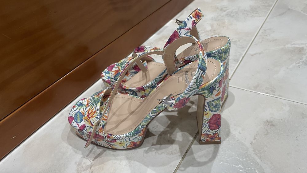 Sandalias de senhora (novas)