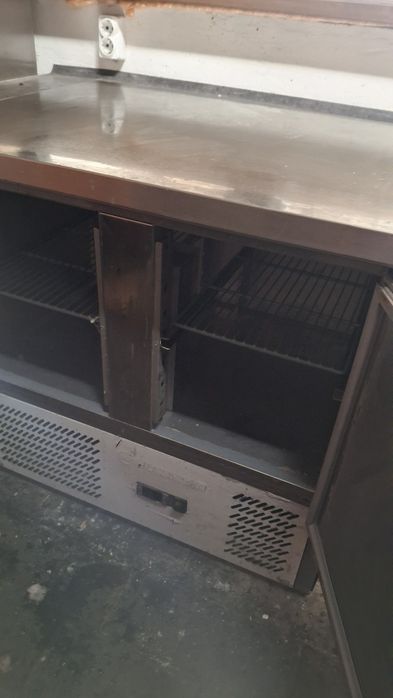 Продам професійний холодильний стіл