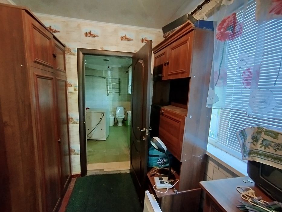 Продається просторий будинок 123м² на два окремих житла 6 cоток р-н Лиса Гора. Автономне опалення  і всі необхідні комунікації. Гараж на 2 автомобілі