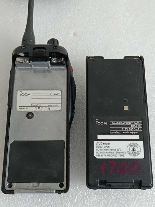Радиостанция, рация Icom VHF.