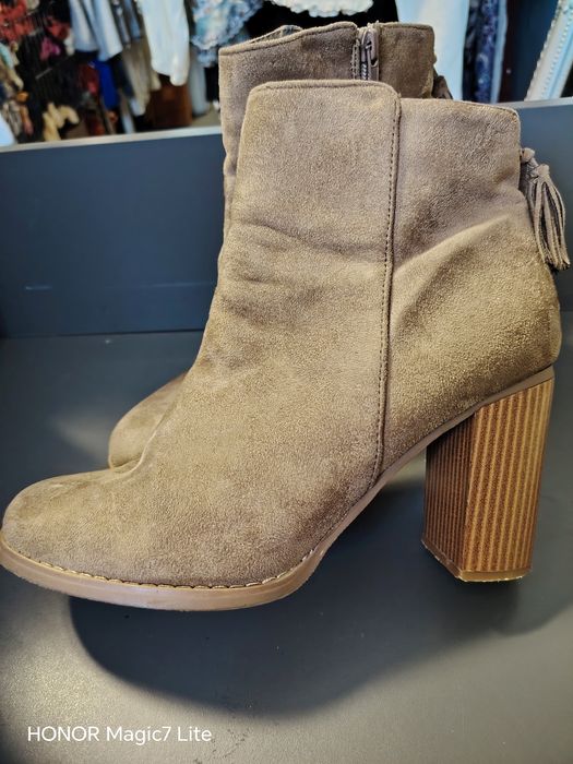 Buty damskie zamszowe
