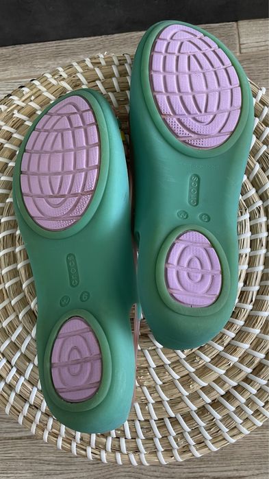 Crocs sandały Isabella Huarache Flat Iris & Green W6 36/37