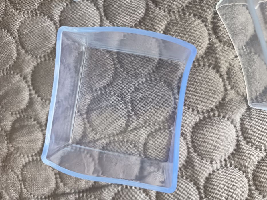 Protetores de pés de mesa ou sofás em borracha