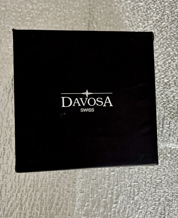 Etui na zegark Davosa