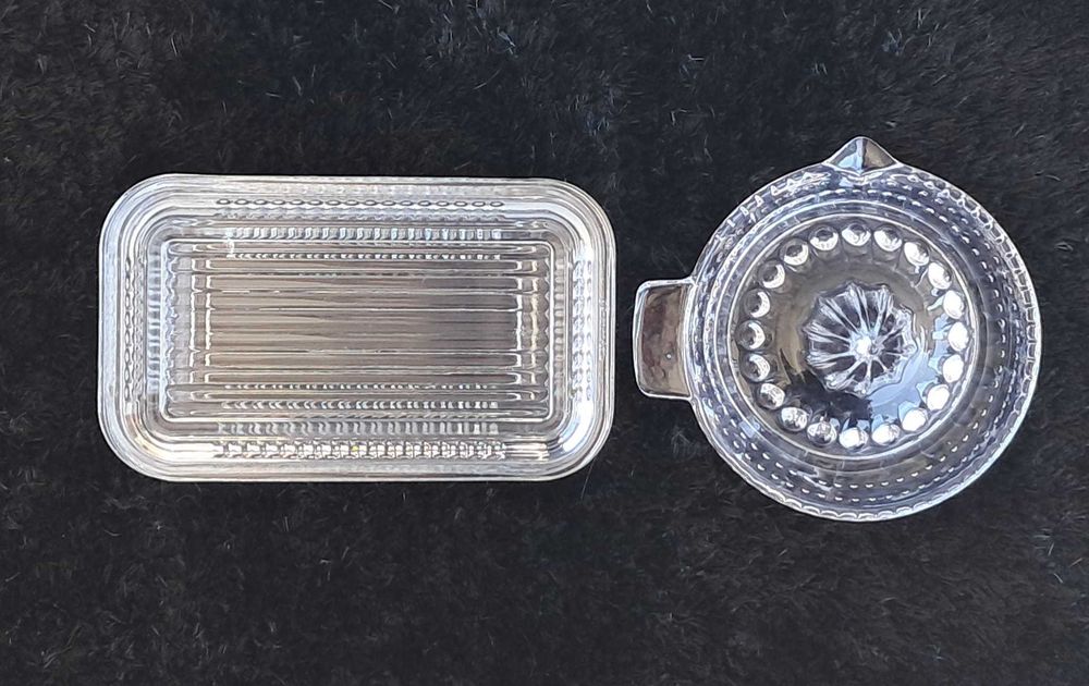 Lote utensílios de cozinha em vidro: Pyrex + espremedor citrinos + manteigueira