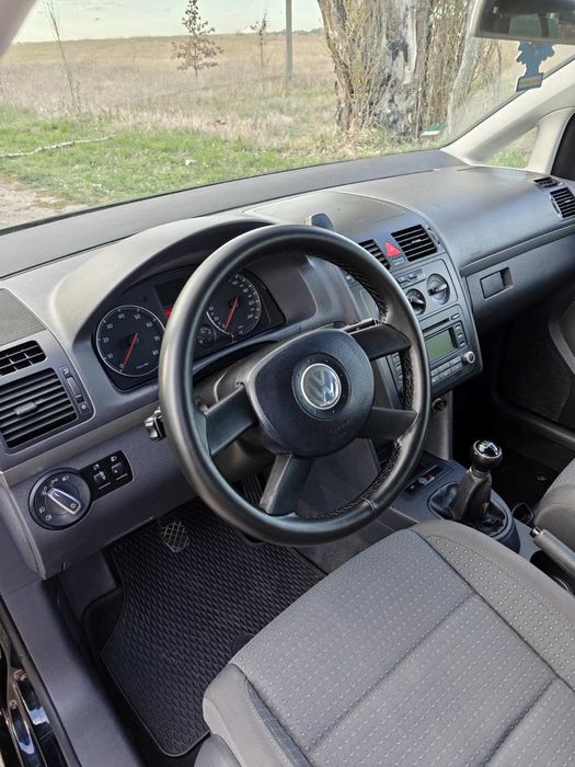 Volkswagen touran  1.6 mpi