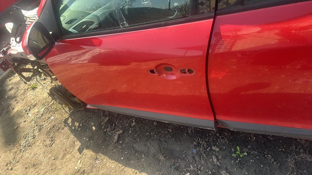 Двері ляди Renault scenic 3 Megane 3 логан 2