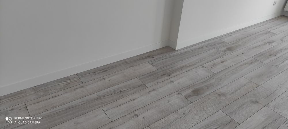 Монтаж плінтуса Встановлення плінтуса -МДФ,дюрополімер,пластик,дерево.