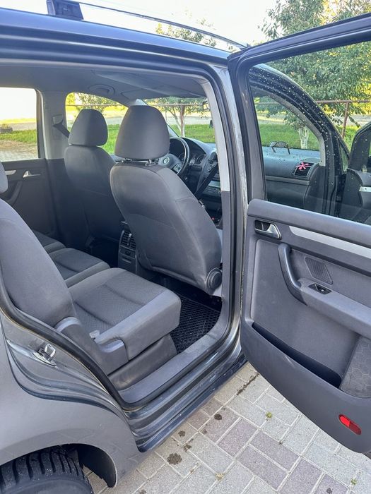 VW Touran 2011 1.4TSI бензин автомат