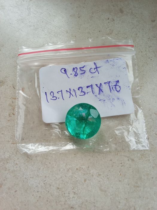 Esmeralda de 9.85 quilates – Round Cut (13.7 mm)