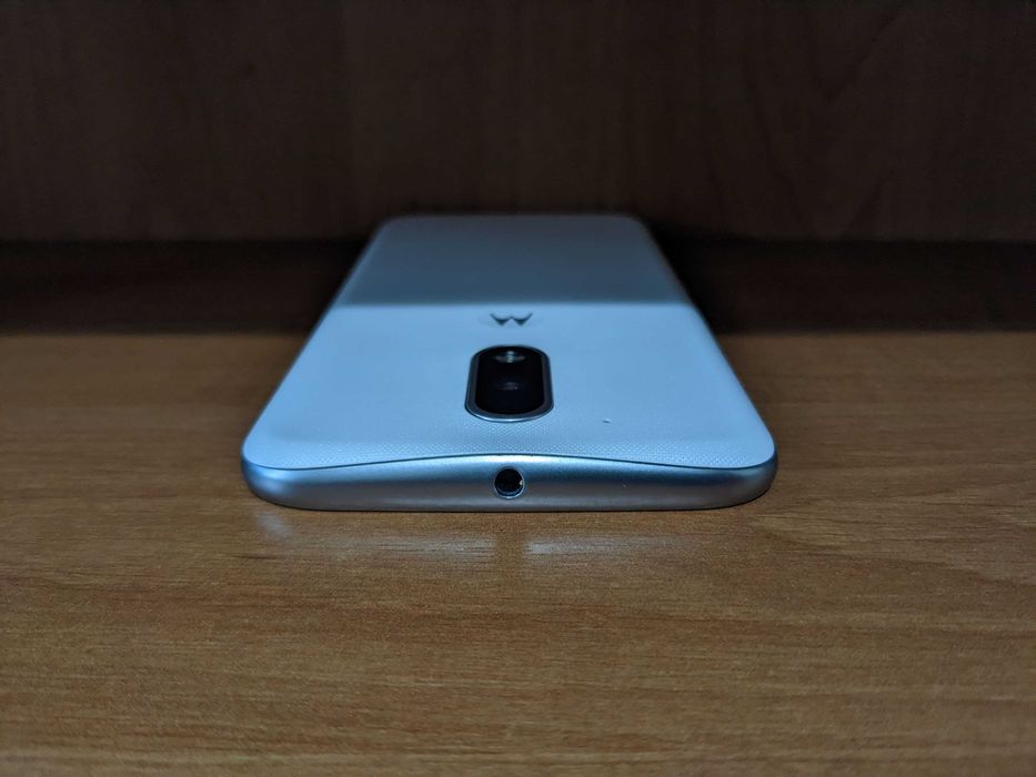 Смартфон Motorola Moto G4