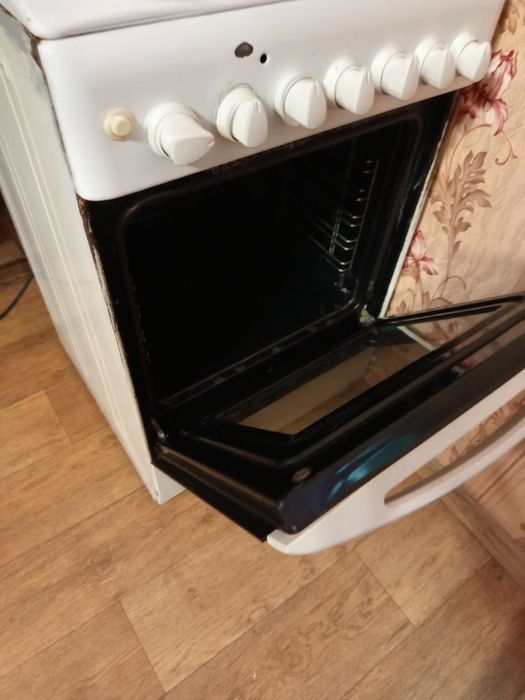 Продам плиту комбіновану ariston- газова поверхня, духовка електрична