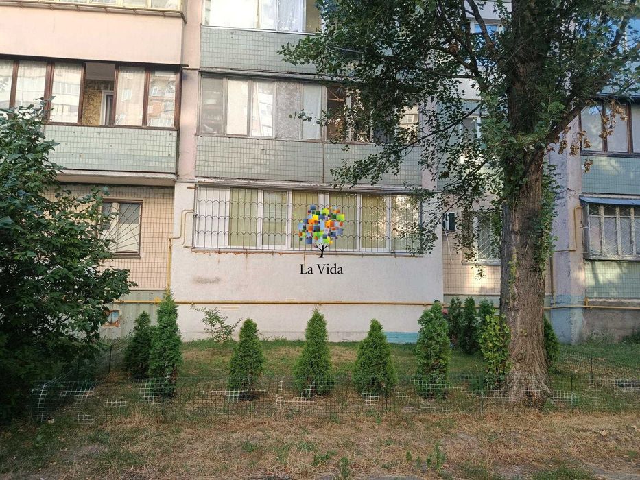 Продаж 1к квартири Милославська 5а