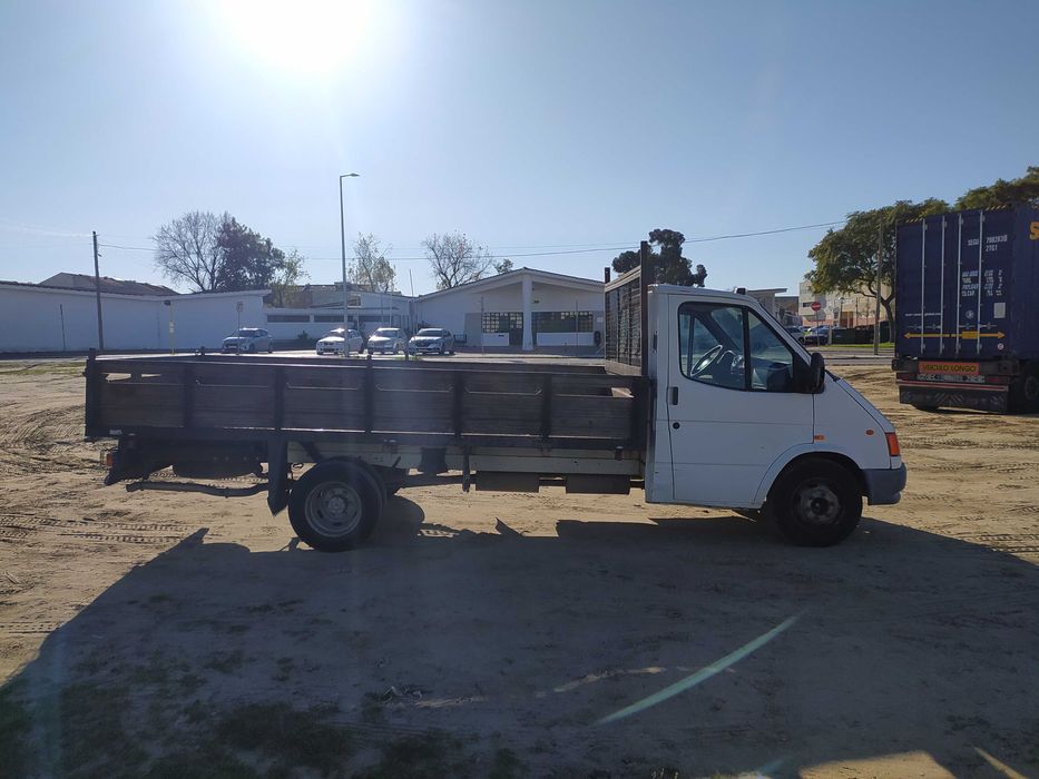 Aluguer de Carrinha de Caixa Aberta