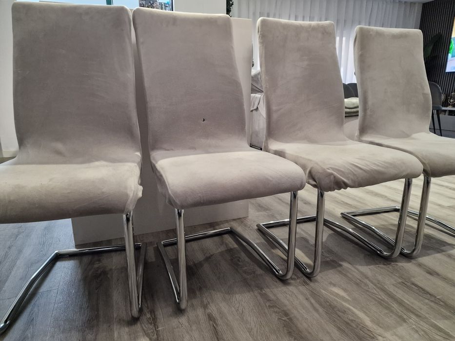 Conjunto 4 cadeiras cinzentas usadas