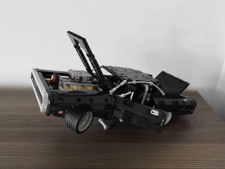 Lego Technic Dodge Charger (42111)