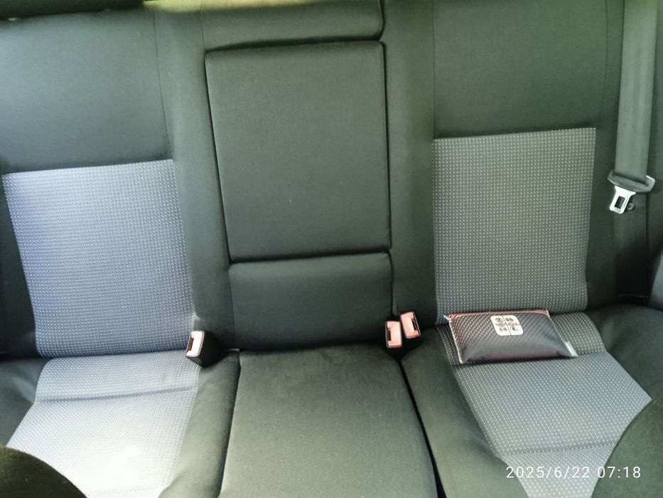 Volkswagen Golf 4 hatchback czarny 1.4 benzyna