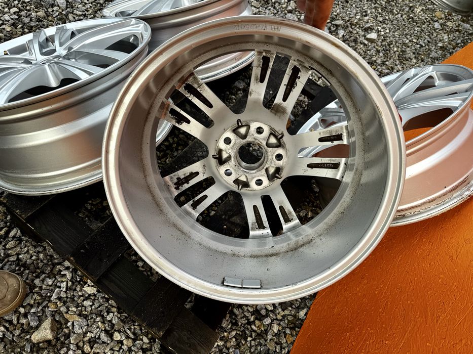 Диски R17 5.112 ET40 цо 57.1 тігуан гольф пассат шкода сіат джета