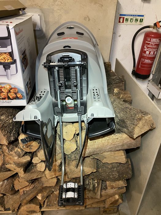 Cadeira de transporte de criança em bicicleta