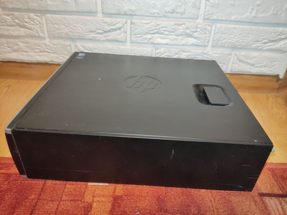 Komputer  HP 8200 SFF  - SSD 250  - Monitor 22 - Windows 11