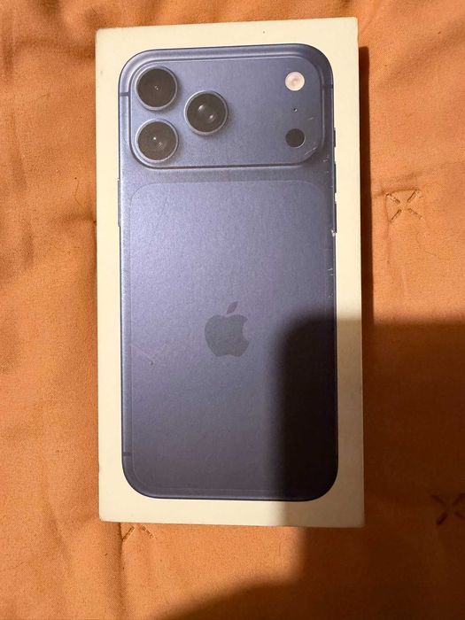 Vendo Iphone 17 pro Max novo