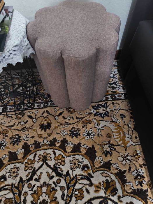 Puff de de sala ou quarto.