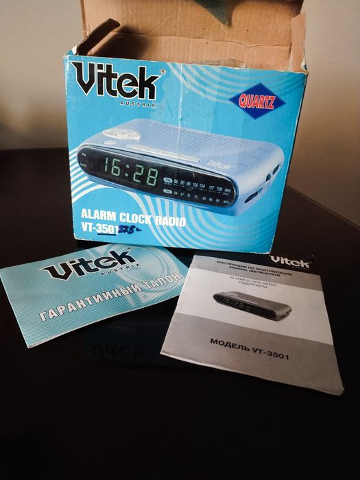 Кварцевые часы радио