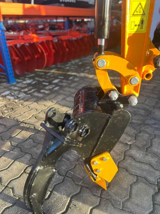 Ripper Maciço para Mini Giratórias HT12 – 200€ (IVA incluído)