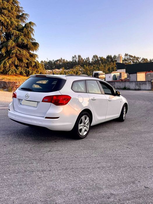 Opel Astra J Carrinha 1.7 CDTI 110CV 2011