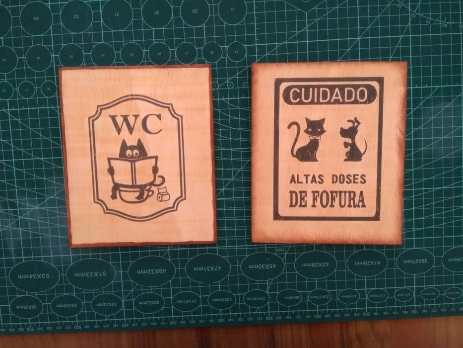 Placas em madeira
