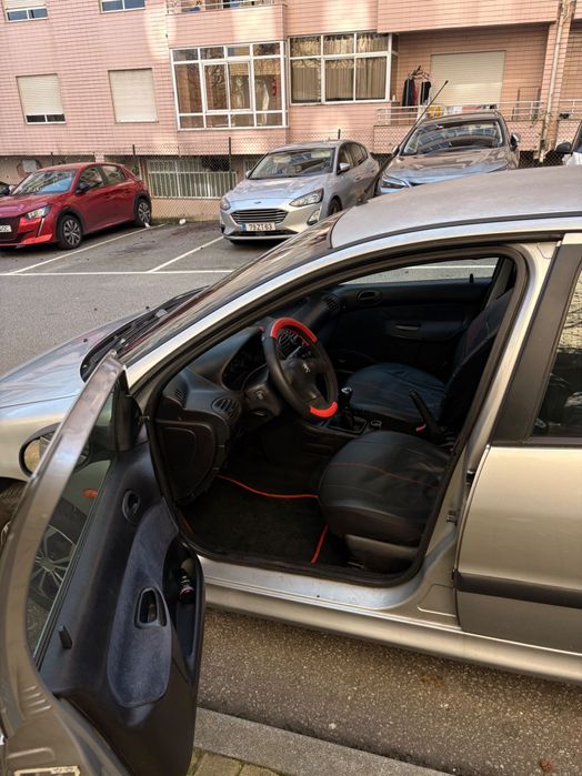 Carro Peugeot 206
