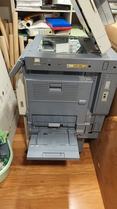 2 plotters e impressora grande para manutenção