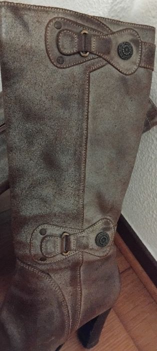 Botas 35 em pele super elegantes!