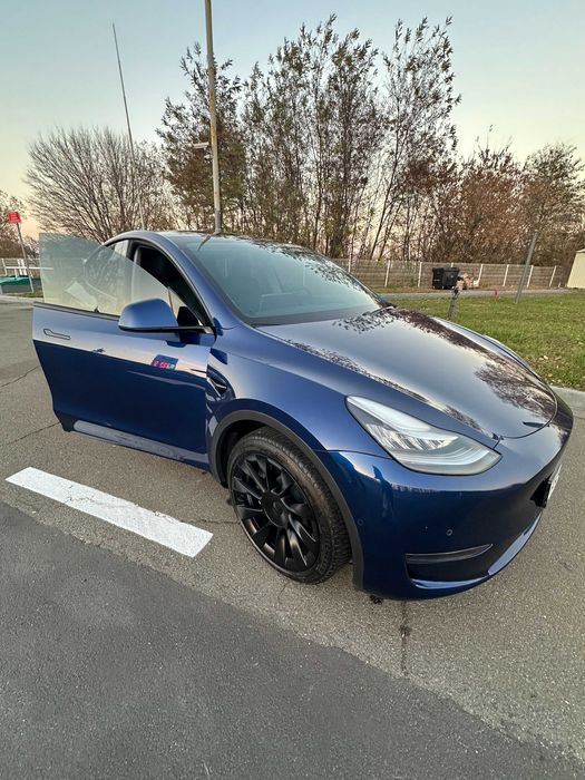 Tesla Y   2020 р    52 тис.км, синя