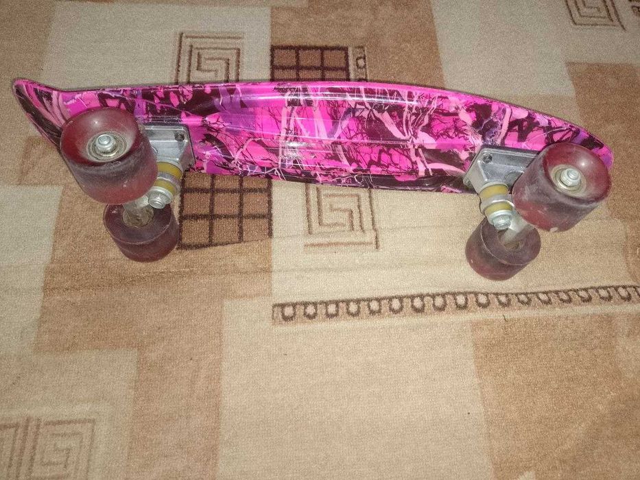 Скейт пені борд.