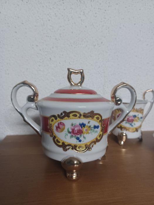 Conjunto de Café duplo com Açucareiro em porcelana