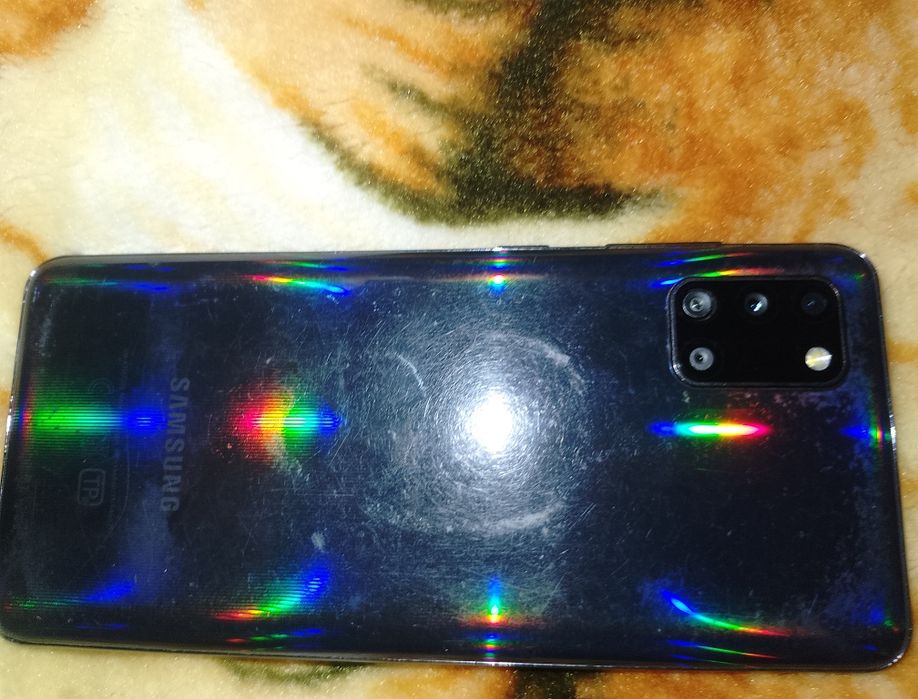 Продам Самсунг  А31 ,нужно менять  екран