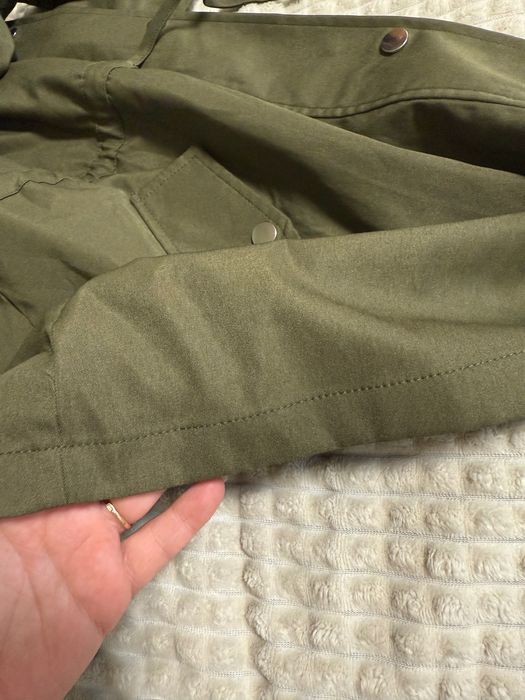 Куртка вітровка жіноча