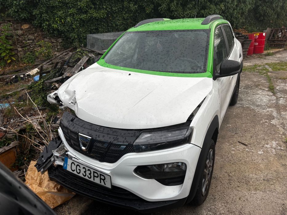 Dacia spring avariado