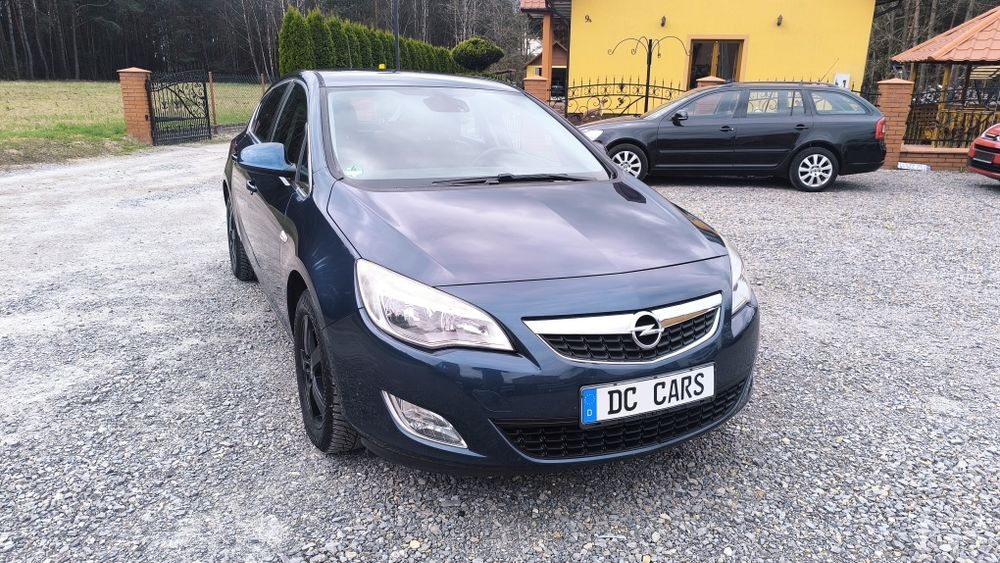 ///Piękny Opel Astra J 1,4 turbo 140KM  2011r 240tyś km oryginał z Niemiec////