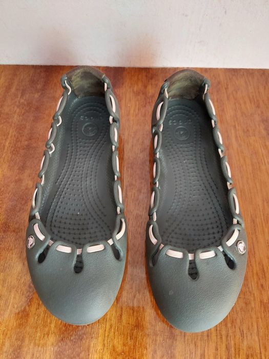 Тапки фірми Crocs оригінал 

Розмір по бірці: w 5 наш 36р 

Замір по с